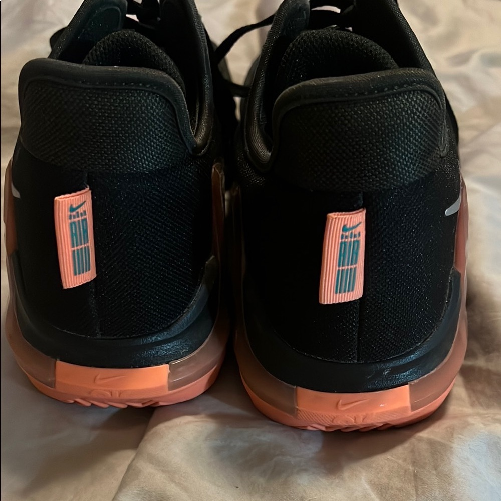 Nike LeBron Witness 6 Size 11 - Picture 2 of 4